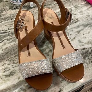 😀 NWT wedge glitter sandal